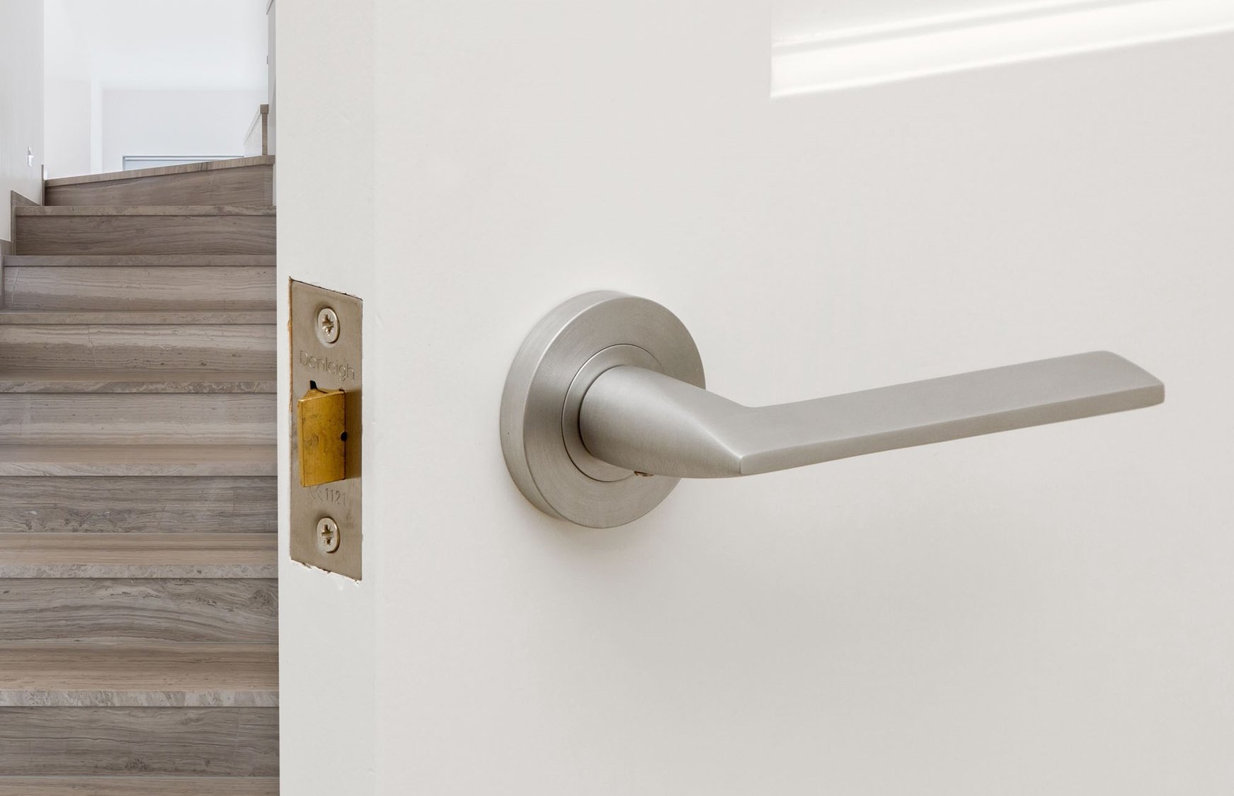 Expert guide to choosing interior door handles and knobs